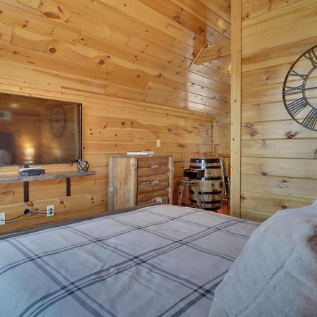 Hatcher Mtn Retreat Sevierville Cabin With Hot Tub! Екстер'єр фото