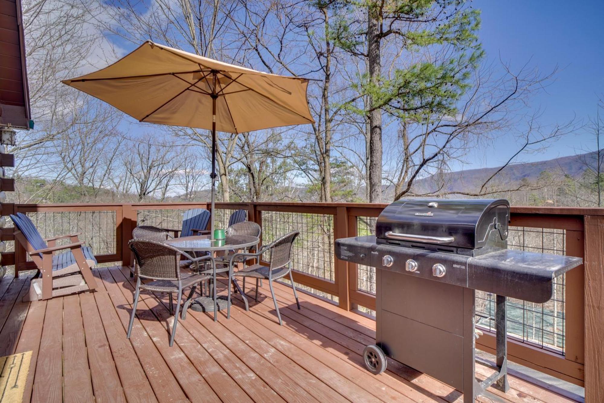 Hatcher Mtn Retreat Sevierville Cabin With Hot Tub! Екстер'єр фото