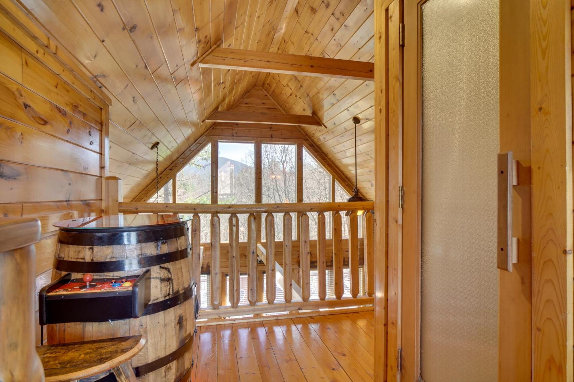 Hatcher Mtn Retreat Sevierville Cabin With Hot Tub! Екстер'єр фото
